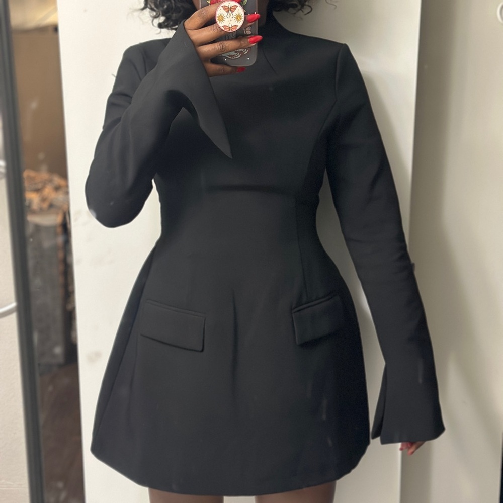 ODD MUSE THE ULTIMATE MUSE SPLIT SLEEVE MINI
DRESS - BLACK - Picture 11 of 13